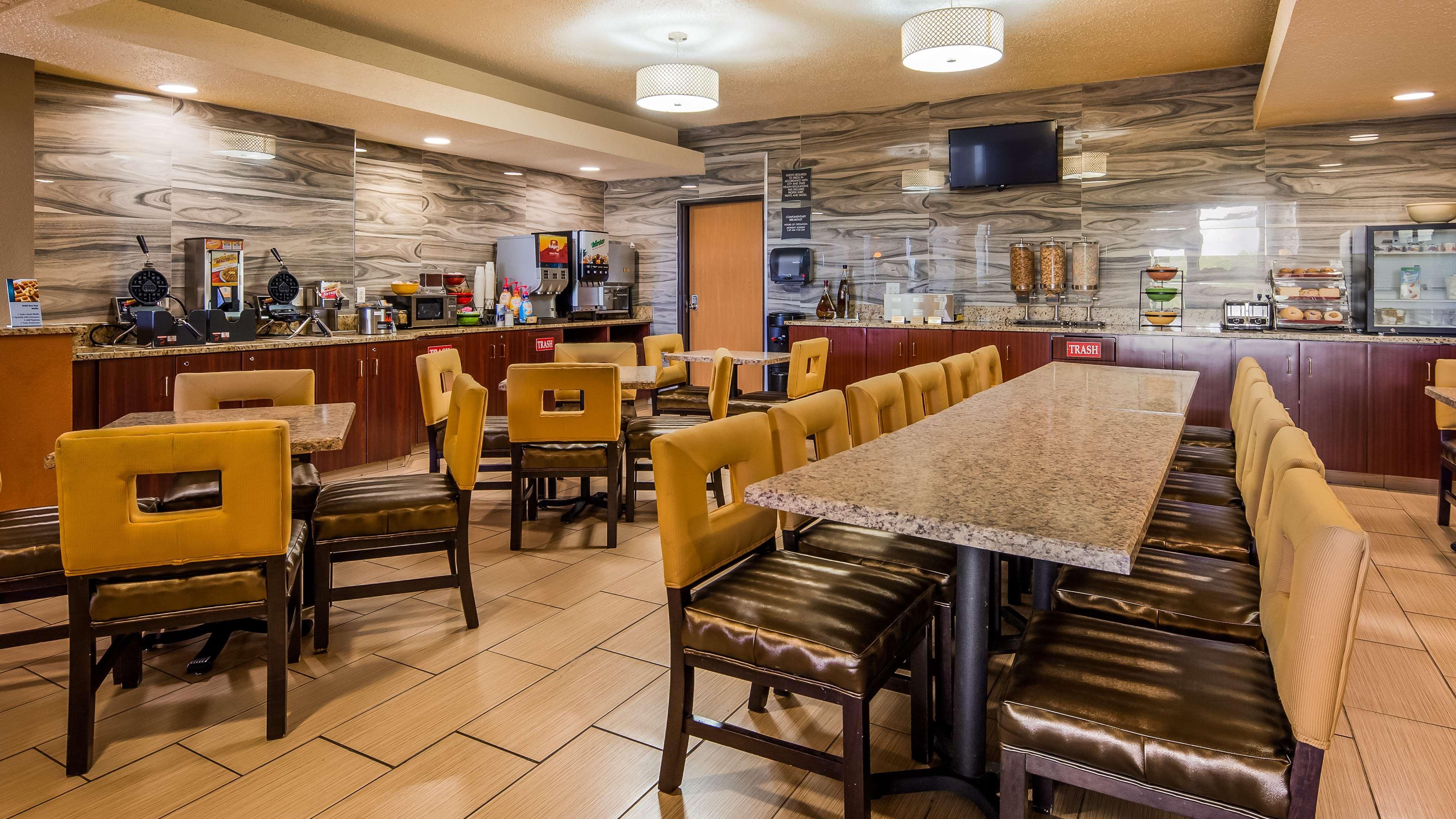 Best Western Waukesha Grand Pewaukee Extérieur photo