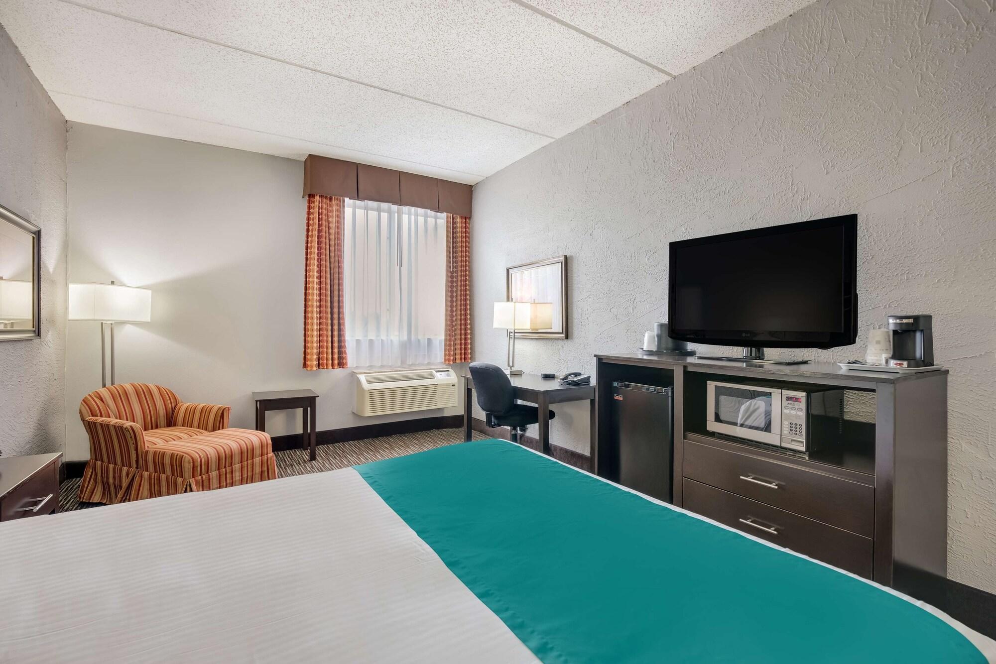 Best Western Waukesha Grand Pewaukee Extérieur photo