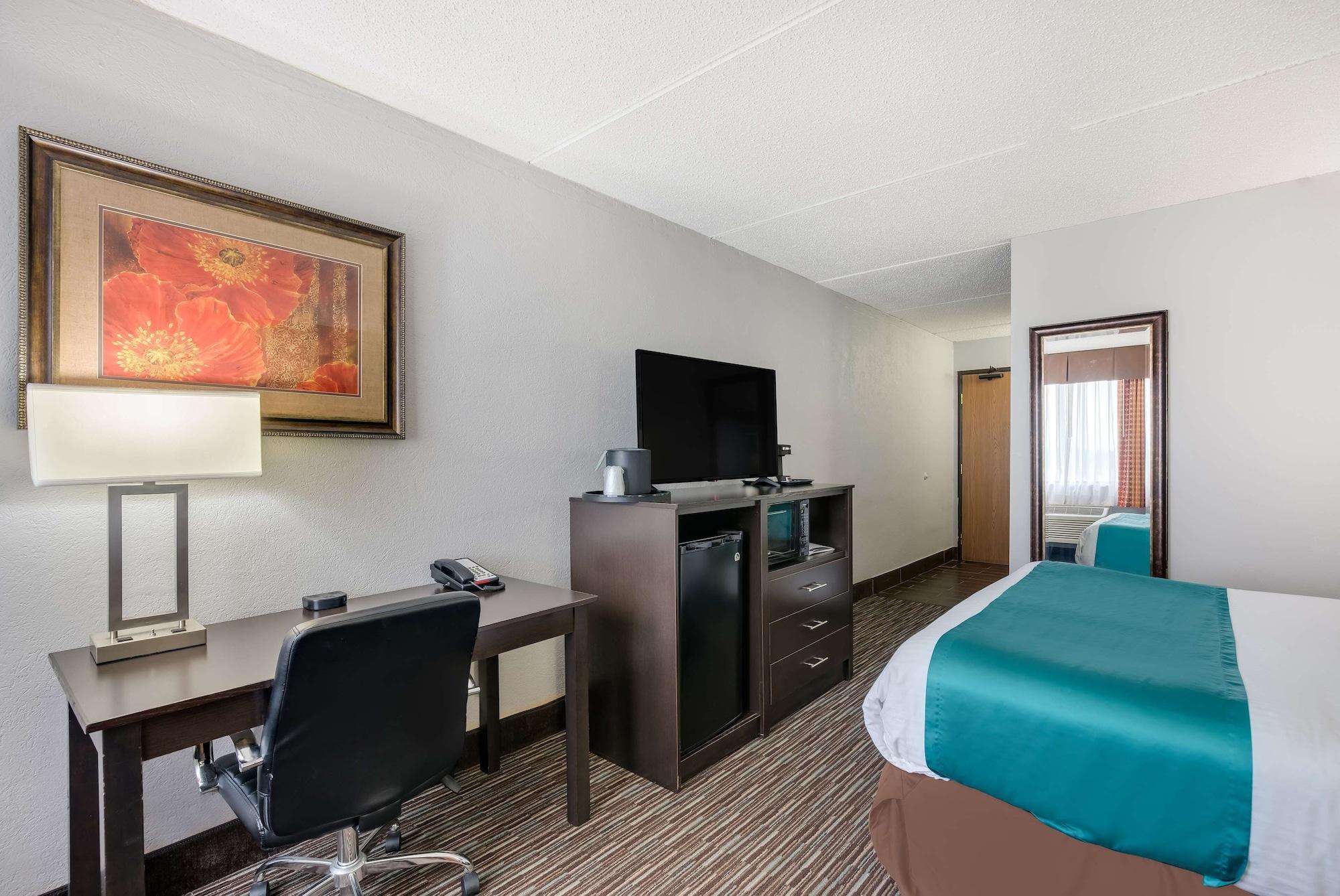 Best Western Waukesha Grand Pewaukee Extérieur photo